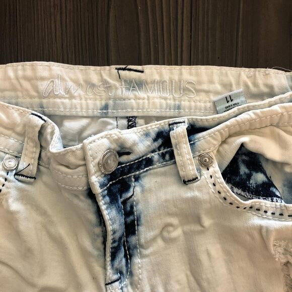 Women’s Distressed Acid Wash Denim Jeans Size: 11 - Picture 4 of 4